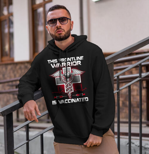 2021-03-Men-Hoodie-Frontline-Warrior-This-Nurse-is-Vaccinated-mockup2-black.jpg